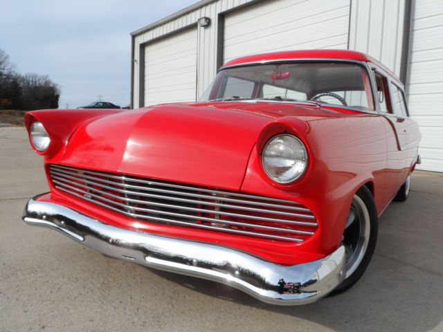 restomod 2 door wagon. 302 v8, wilwood front disc brakes custom wheels, show qua