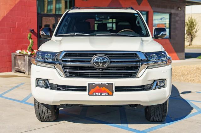 2021 toyota land cruiser base
