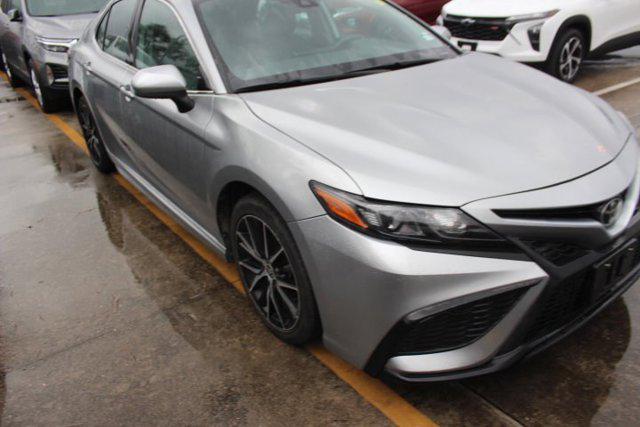 2021 toyota camry se