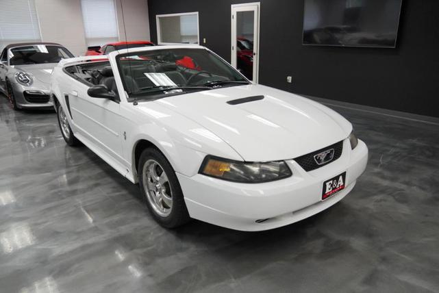 2001 ford mustang base