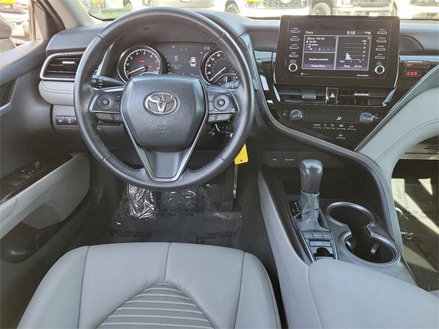2023 toyota camry se
