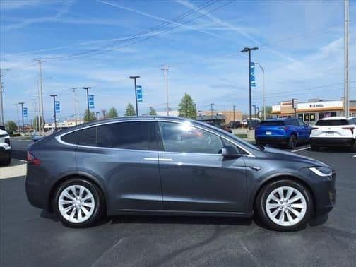 2018 tesla model x 75d in lansing, illinois