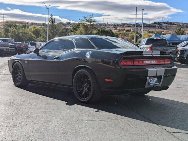 2011 dodge challenger srt8