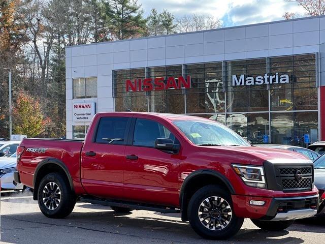 2024 nissan titan pro-4x