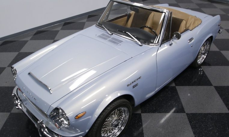 1969 datsun 2000