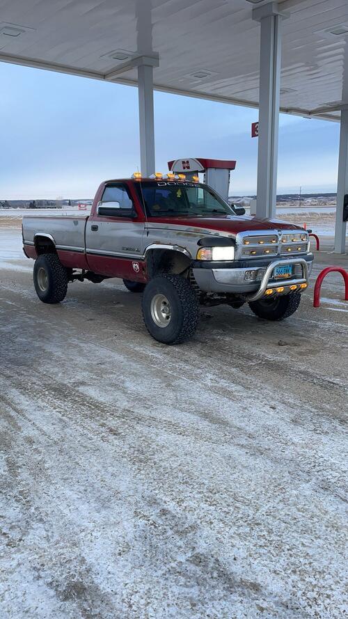 1997 dodge ram 1500 5.9 magnum 3/4ton has 4x4 dual exhaust with magnaflows.new 6 i