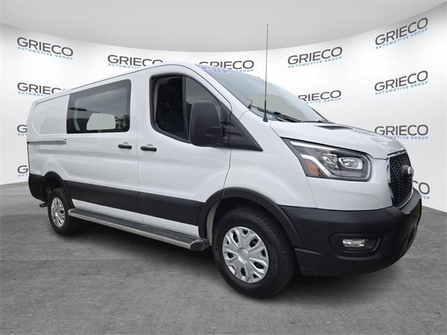 2023 ford transit-250 base
