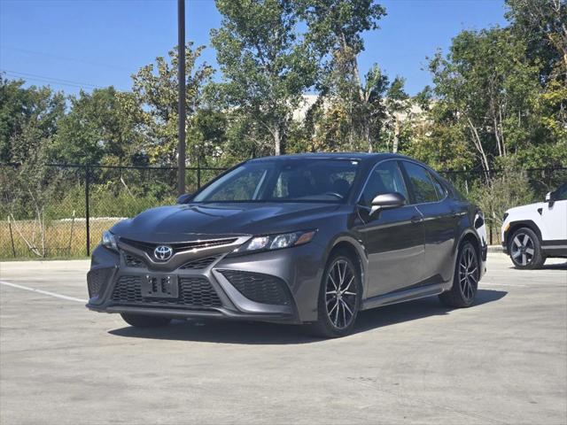 2021 toyota camry se