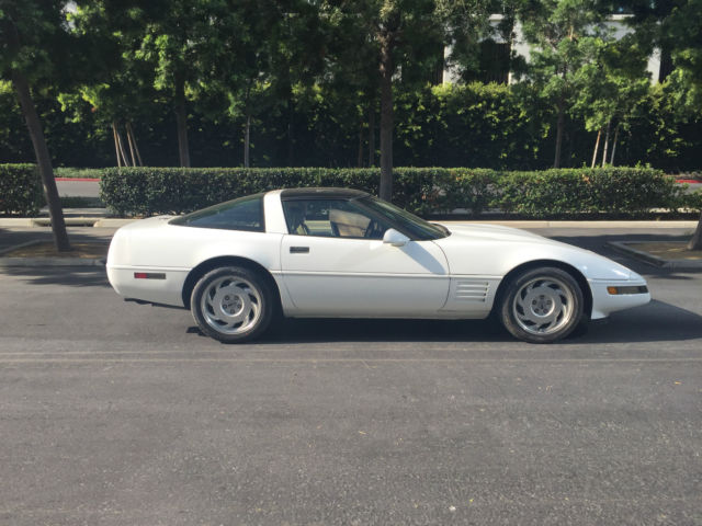40k mile 1992 chevrolet corvette base hatchback 2-door 5.7l