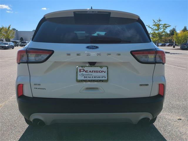 2020 ford escape se