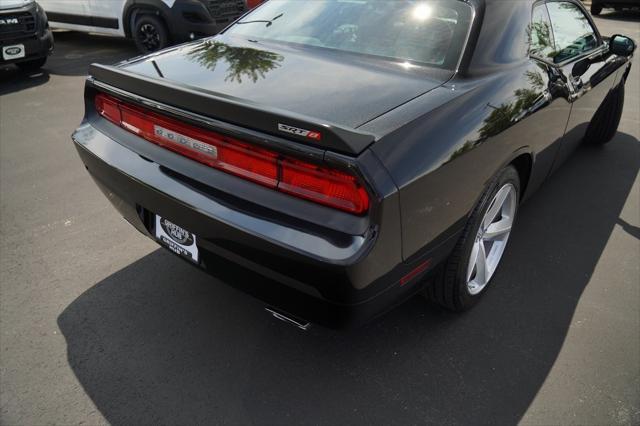 2009 dodge challenger srt8