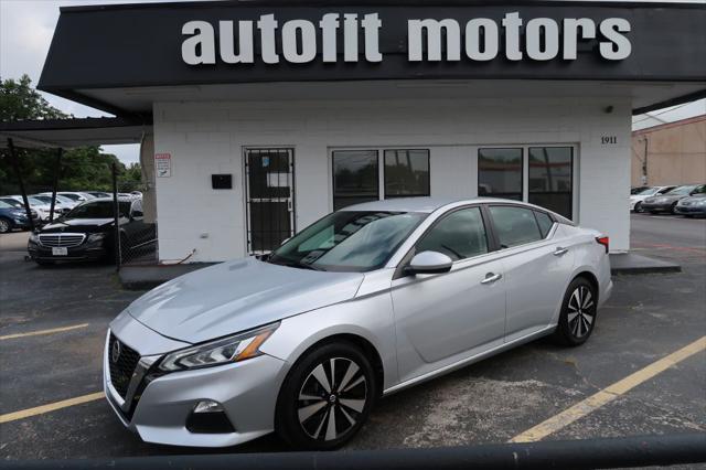 2021 nissan altima sv