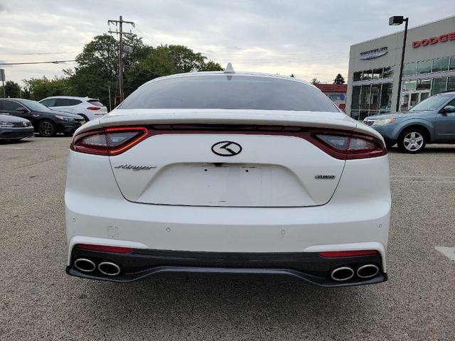 2019 kia stinger base
