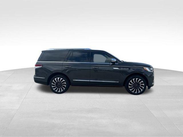 2023 lincoln navigator black label