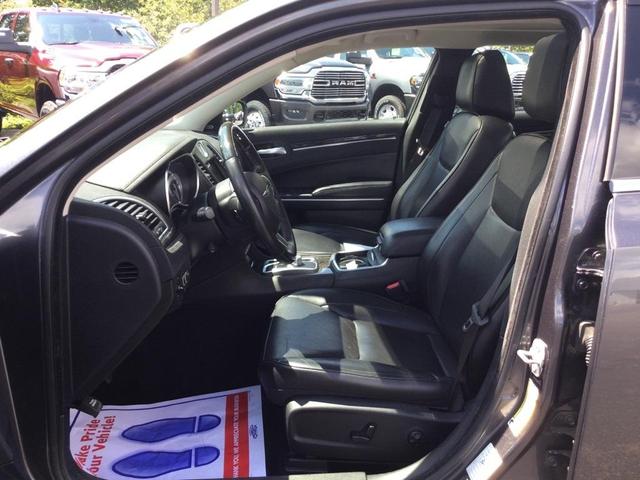 2019 chrysler 300 limited