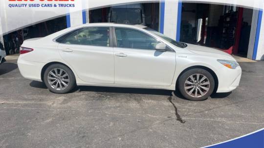 2015 toyota camry hybrid le