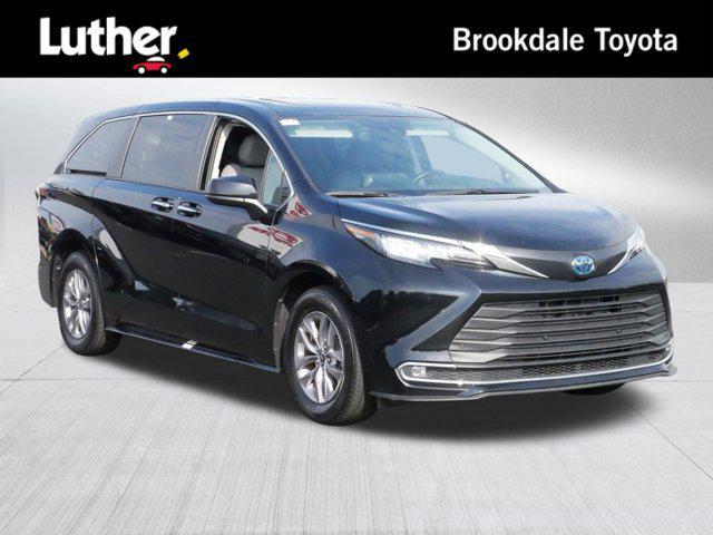 2022 toyota sienna xle 8 passenger