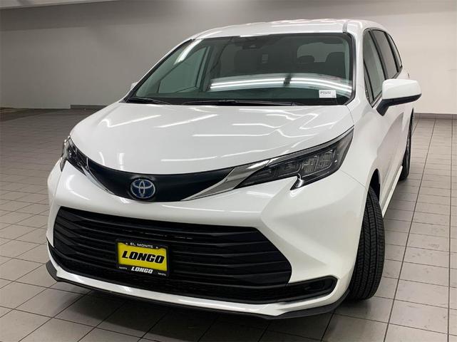 2024 toyota sienna le