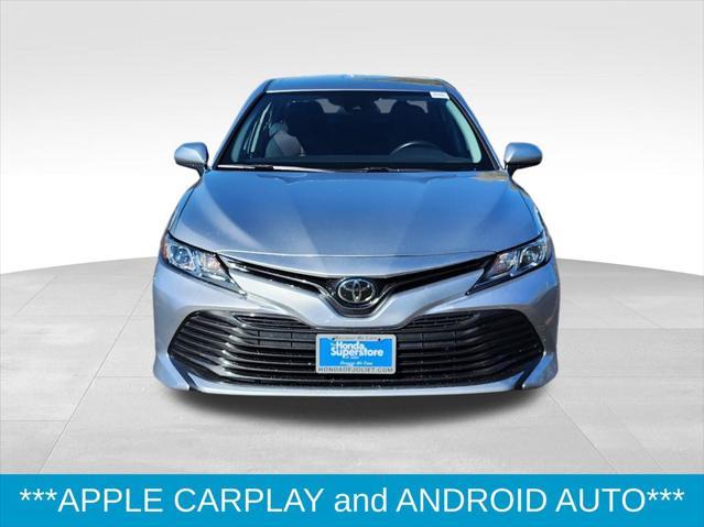 2019 toyota camry le