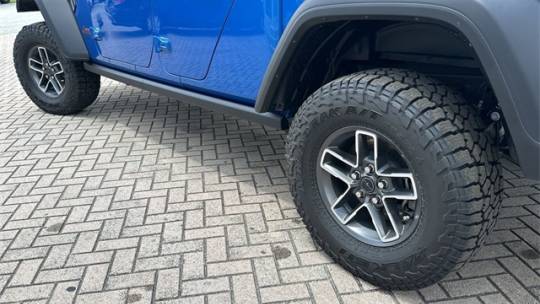 2024 Jeep Gladiator