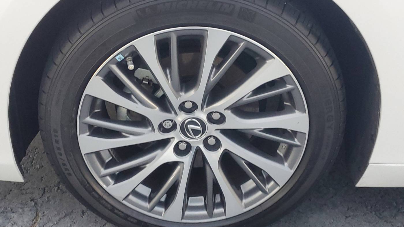 2021 lexus es 300h base
