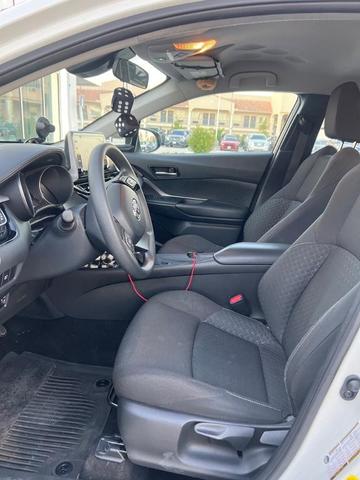 2020 toyota c-hr le