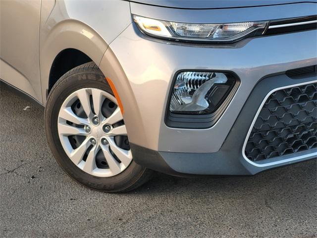 2022 kia soul lx