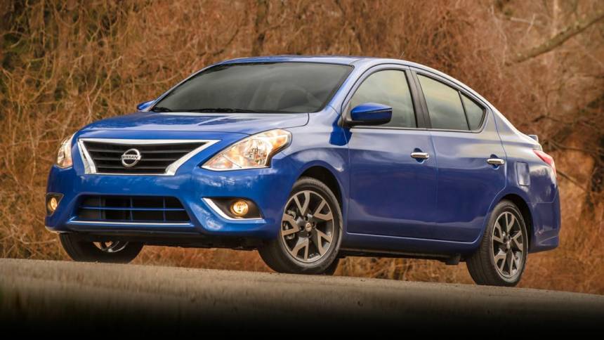 2019 nissan versa sv