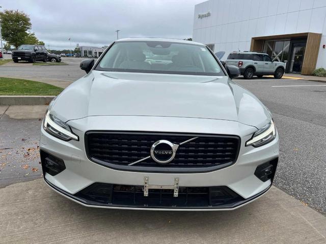 2022 volvo s60 b5 momentum