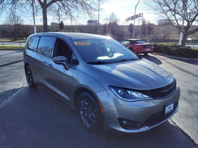 2018 chrysler pacifica touring plus in matteson, illinois