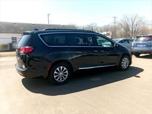 2017 chrysler pacifica touring-l in blaine, minnesota