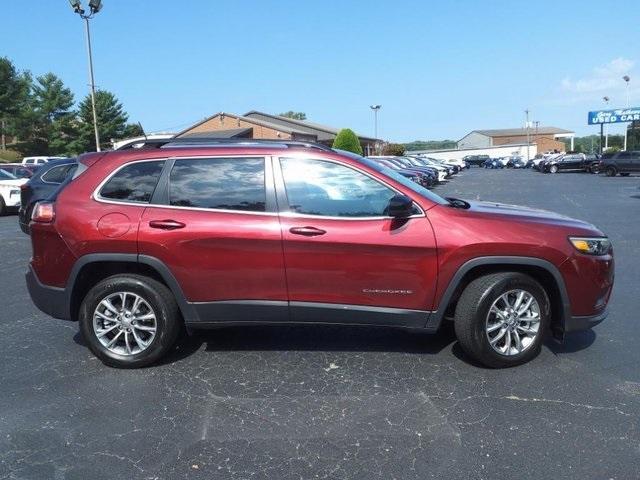 2022 jeep cherokee latitude lux