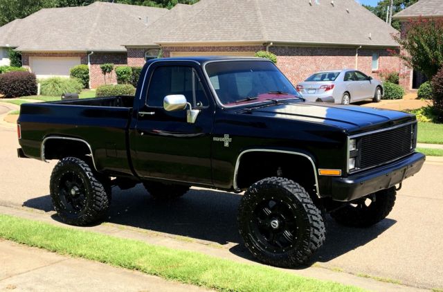 1985 chevy 4x4 truck frame off 402ci big block 700r4 20's 35's 7" lift warn hubs