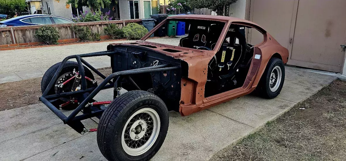 1974 datsun 240z / 260z / 280z reserve lowered brown