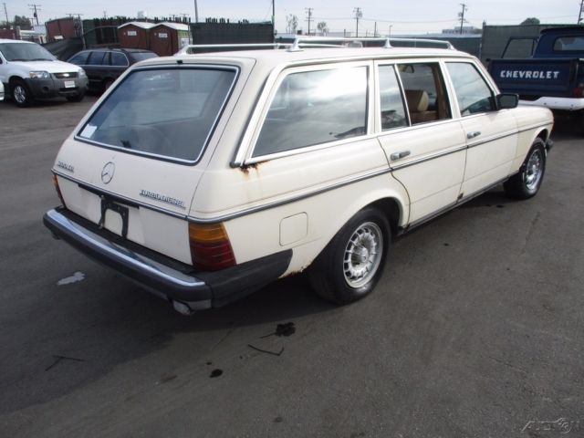 1982 4 dr mercedes benz turbodiesel used turbo 3l i5 10v automatic no reserve