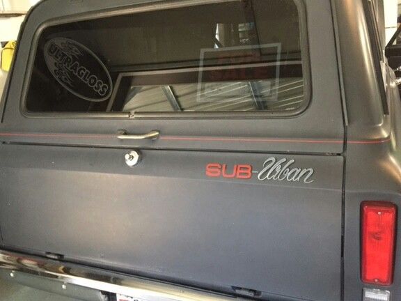 !968 chevy suburban 2wd 3 door on air ride
