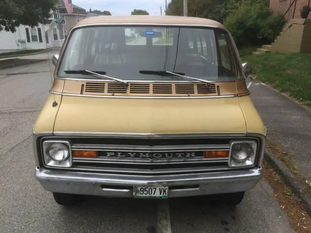 1975 plymouth voyager sport 5 passenger window van - similiar to dodge sportsman