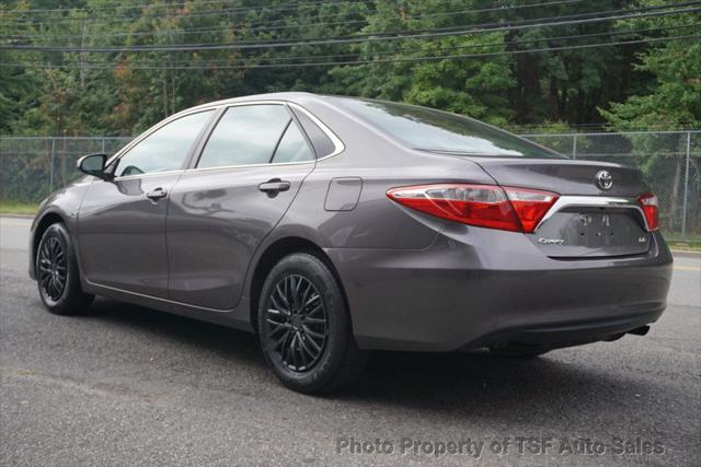 2016 toyota camry le