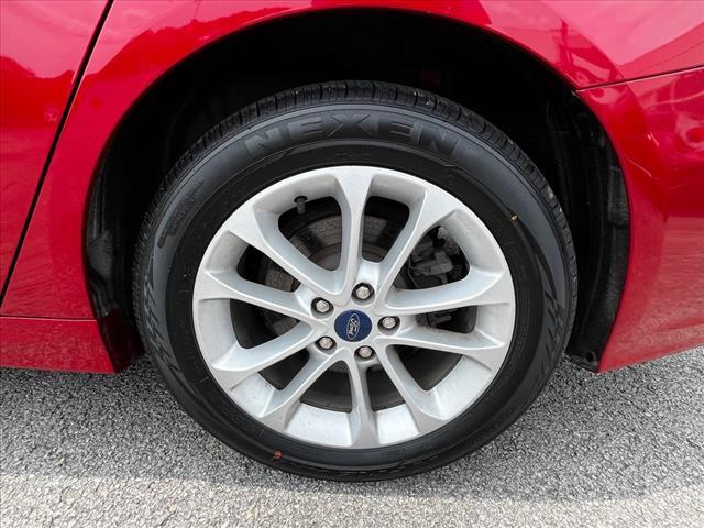 2020 ford fusion se