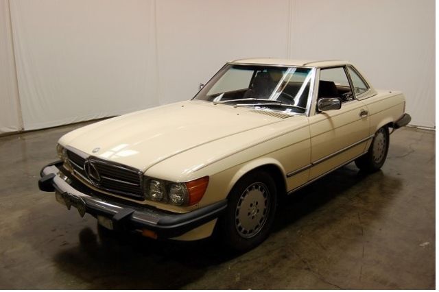 560 sl mercedes-benz removable hard top super clean, no damage drives perfect