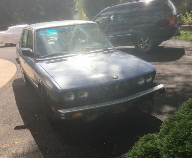 1986 bmw 535i 5-speed manual, special edition 2 tone paint scheme, sunroof