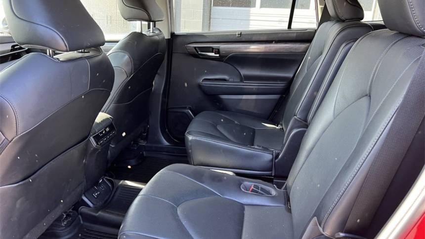 2022 toyota highlander limited