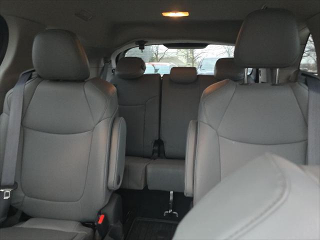 2023 toyota sienna xle 8 passenger