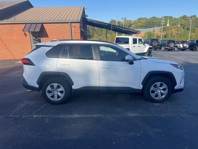 2021 toyota rav4 le