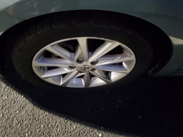2013 toyota prius v five