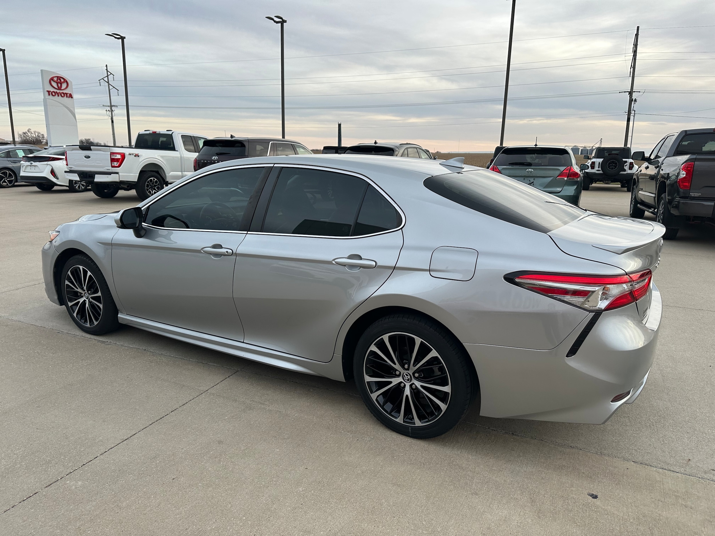 2019 toyota camry