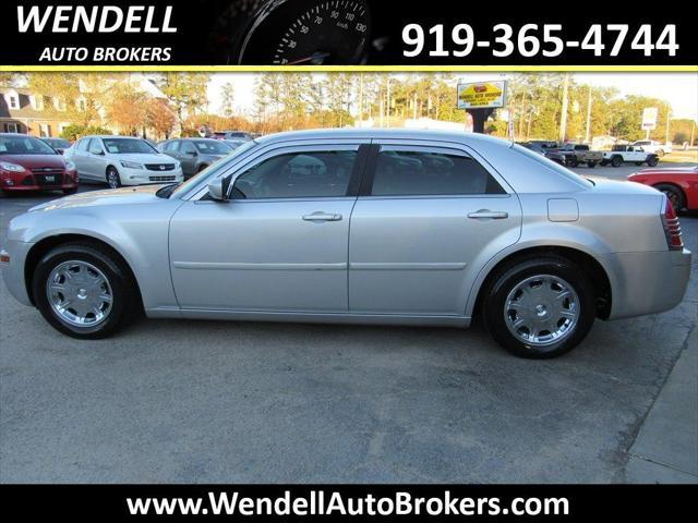 2005 chrysler 300 touring