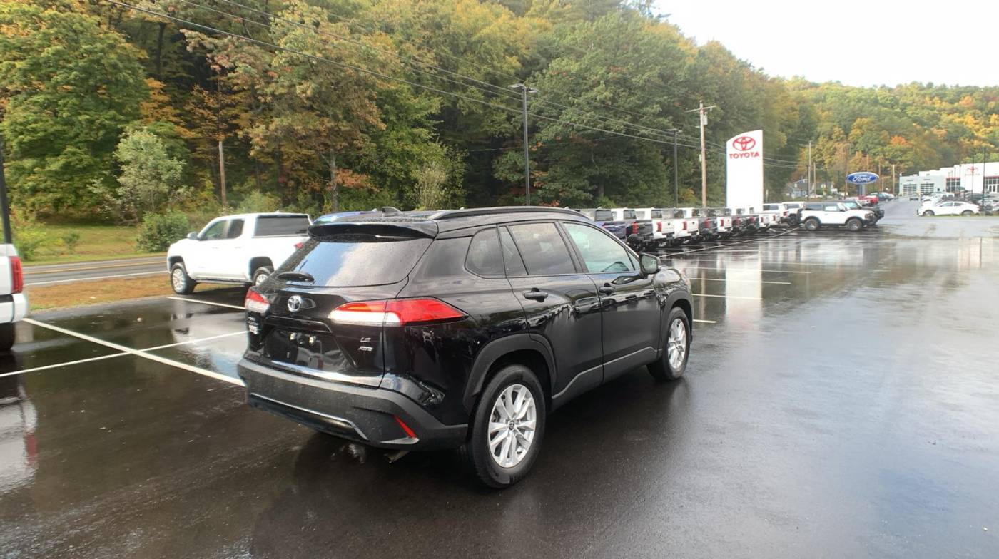2023 toyota corolla cross le