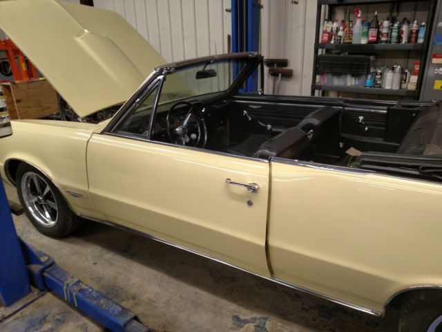 1965 pontiac/ lemans gto converlible