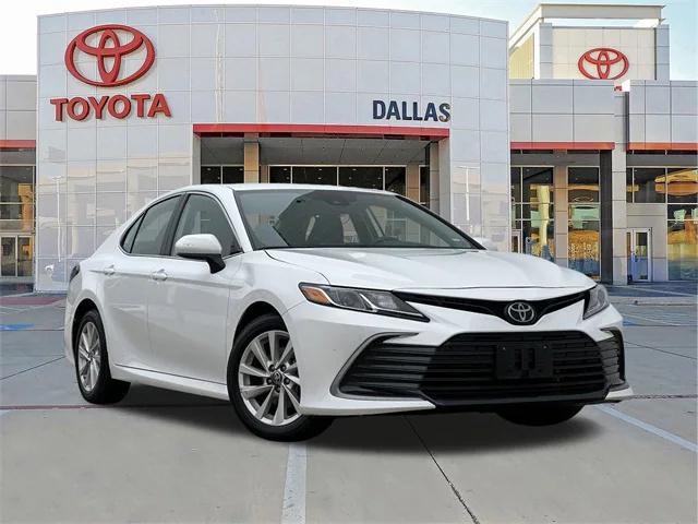 2024 toyota camry le